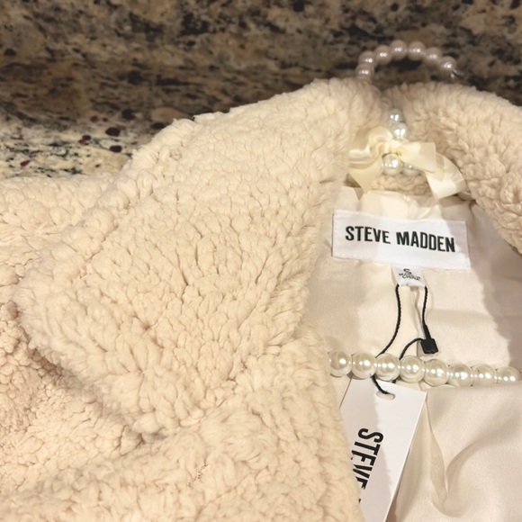 Steve Madden Sherpa Vest - Picture 9 of 11